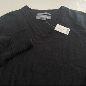 NWT - Eddie Bauer V-Neck Sweater Luxurious Cotton Cashmere Black Men’s Medium